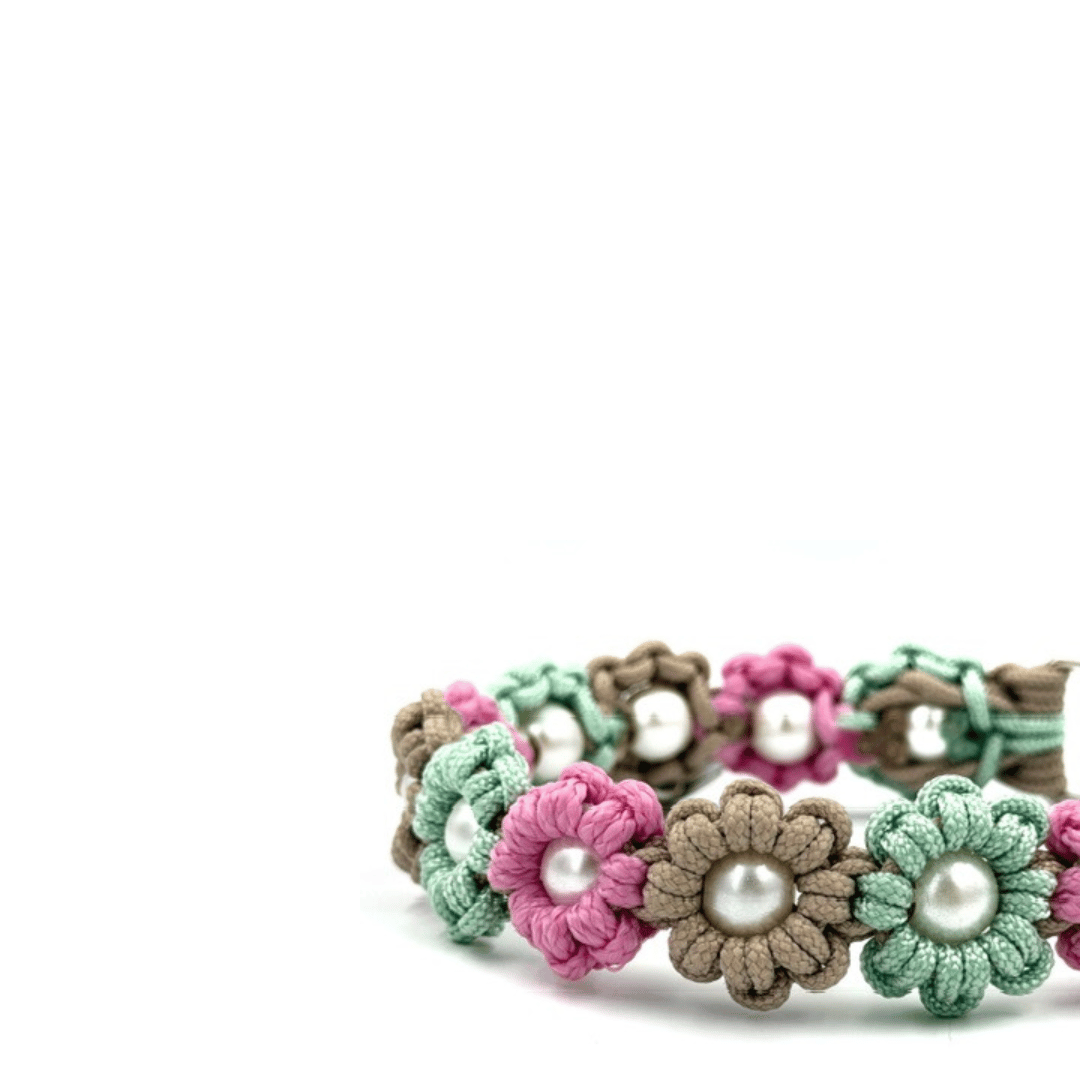 Lekka kwiatowa obróżka dla psa w kolorze różowym z dodatkiem miętowego i beżu